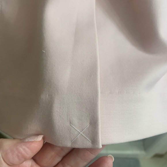 Seamed Ann Taylor seamed pencil skirt in heavy cotton.  Pretty in PINK! - Picture 3 of 4